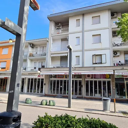 Esmeralda Apartment